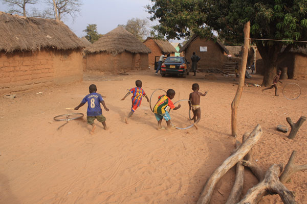 Magnori Kids playing